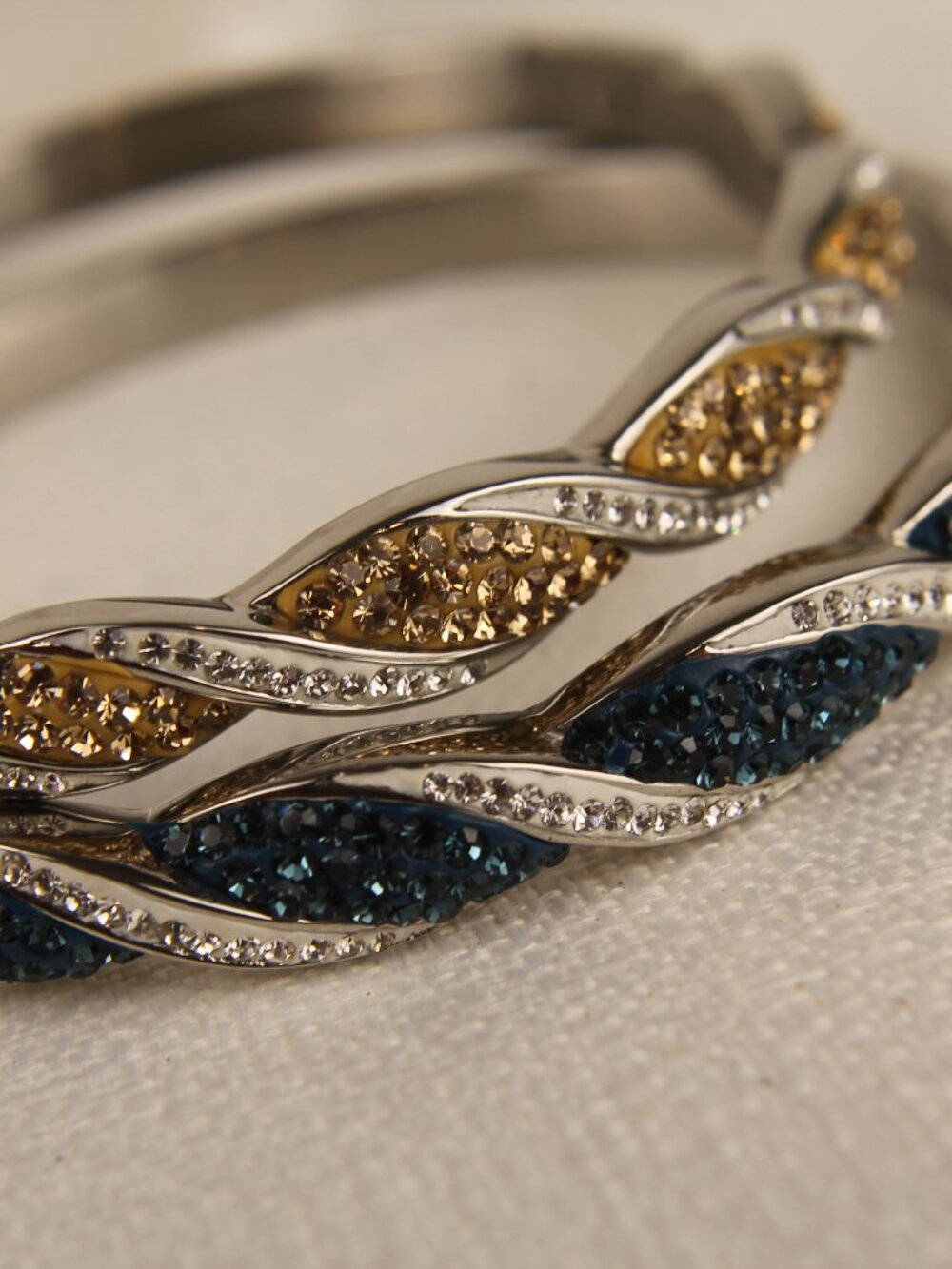 Brighton Pave Crystal Hinged Twist Bangle Bracelet Set Blue Gold EUC